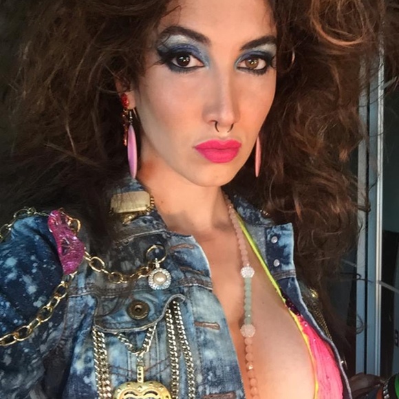 Meet your Posher, Katy - Picture 1 of 8